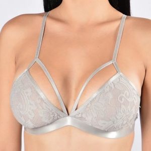 Fashion Nova Blame Game Bralette